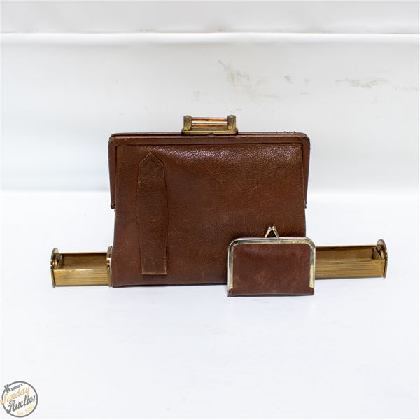VINTAGE 1940S PURSE WITH LIPSTICK COMPARTMENT ON