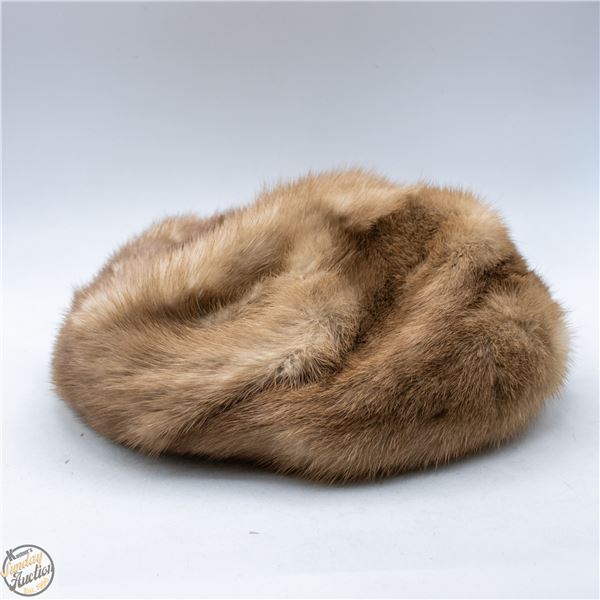 VINTAGE REGGI OF WILSHIRE MINK HAT CANADA MADE
