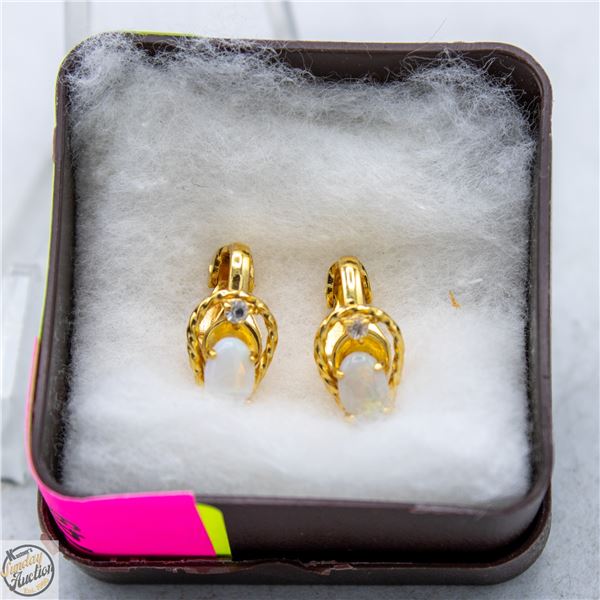 VINTAGE HUDSONS BAG GOLD TONE OPAL EARRINGS