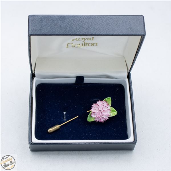 VINTAGE ROYAL DOULTON CHINA FLOWER BROOCH IN