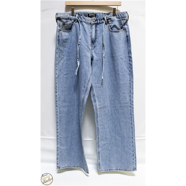 NEW BUFFALO WOMENS SZ 10 BLUE JEANS