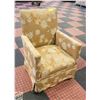 Image 1 : ESTATE UPHOLSTERED LIBING ROOM ARM