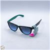 Image 1 : PAIR OF NEW SUNGLASSES
