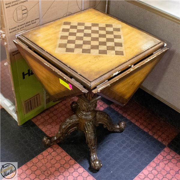 ORNATE WOODEN CHESS/CHECKER TABLE