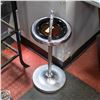 Image 1 : ESTATE VINTAGE ASHTRAY ON STAND