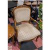 Image 1 : WOOD CARVED STYLE UPHOLSTERED ARM CHAIR