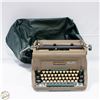 Image 1 : ESTATE VINTAGE UNDERWOOD TYPEWRITER