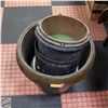 Image 1 : 8 PLANT POTS