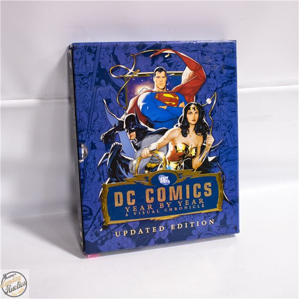 DC COMICS VISUAL HISTORY BOOK