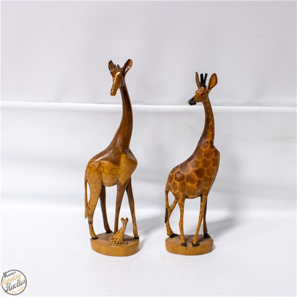 WOOD HAND CARVED GIRAFFE FAMILY MADE IN