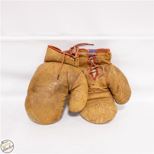 VINTAGE 1920S LEATHER BOXING GLOVES