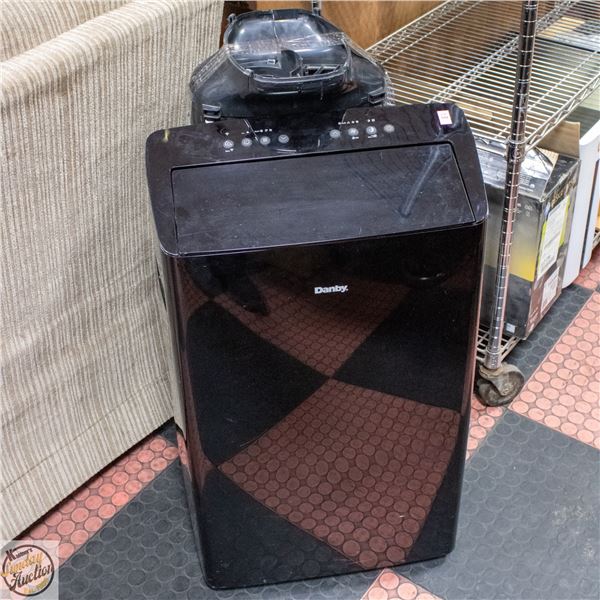 PORTABLE AIR CONDITIONING UNIT ON WHEELS