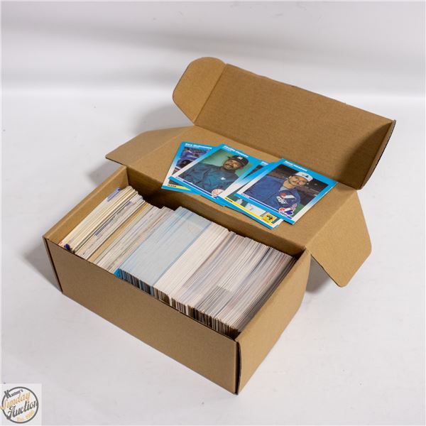 BOX OF MIXED BASEBALL CARDS