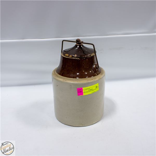 ESTATE VINTAGE LIDDED CROCK