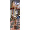 Image 1 : LARGE WOVEN REED VASE W ARRANGEMENT, 6 FT TALL