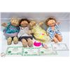 Image 1 : 4 VINTAGE CABBAGE PATCH DOLLS WITH