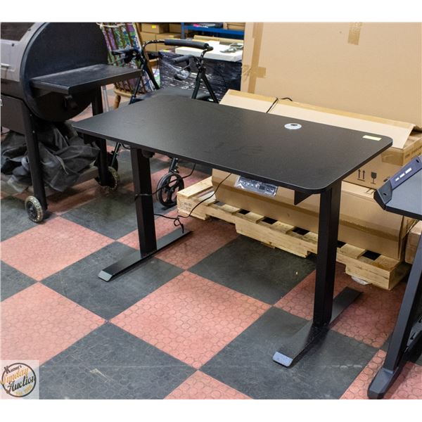 WHITE STANDUP DESK WITH SINGLE MOTOR