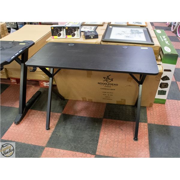 CARBON FIBER GAMING DESK WITHOUT LIGHTS