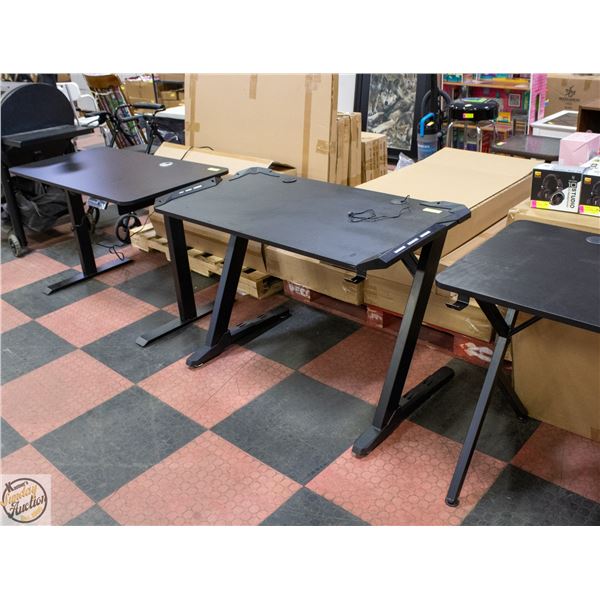 CARBON FIBER GAMING DESK WITH LIGHTS