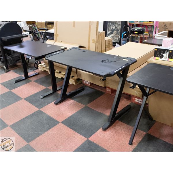 CARBON FIBER GAMING DESK WITH LIGHTS
