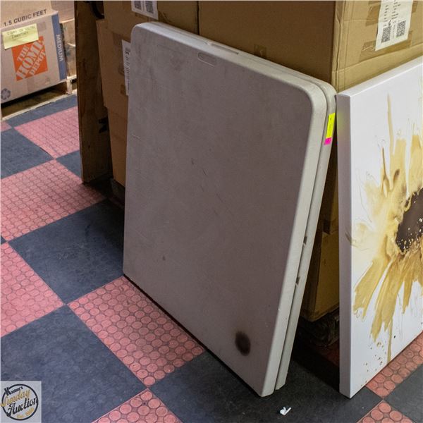 6 FOOT FOLDING TABLE