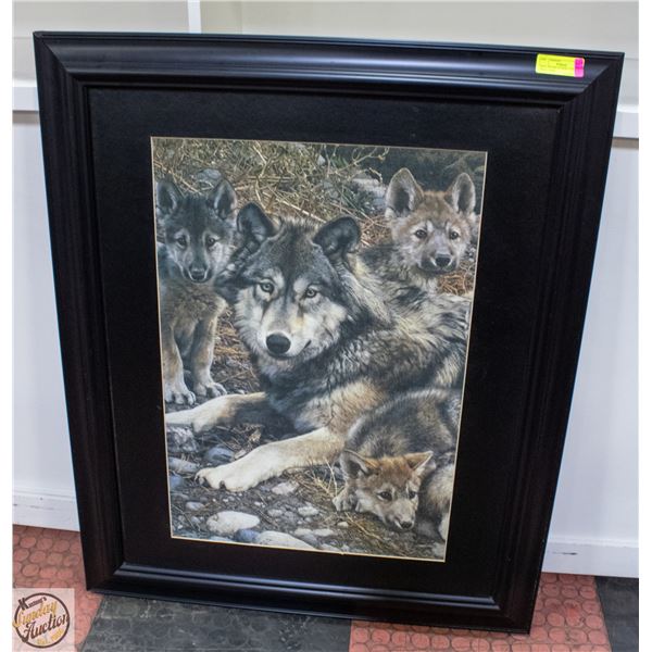 WALL PICURE OF WOLF AND 3 SMALL BABY