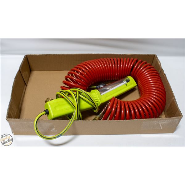 FLAT OF AIR HOSE AND LIGHT
