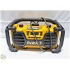 Image 1 : DEWALT WORKSITE CHARGER/RADIO, MODEL DC012