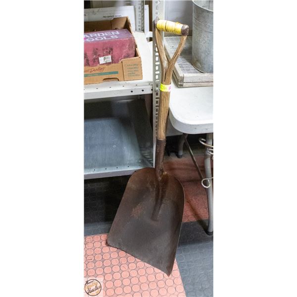 SQUARE FLAT SHOVEL