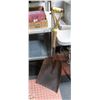 Image 1 : SQUARE FLAT SHOVEL