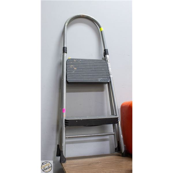 2 TIER FOLDING STEP LADDER