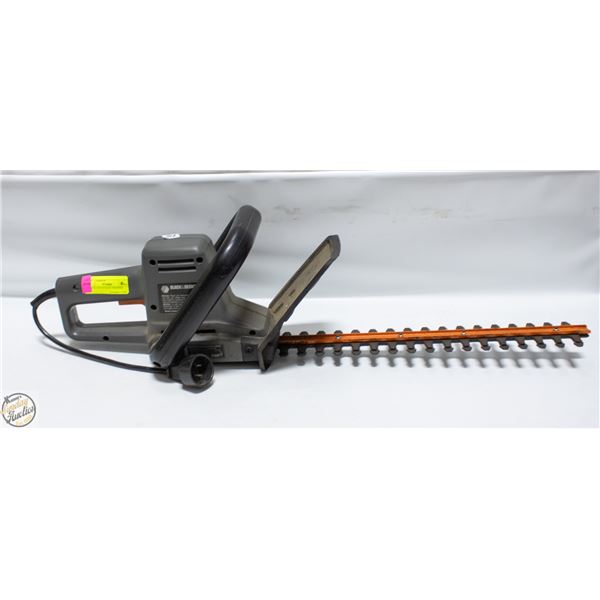 BLACK AND DECKER TRIMMER