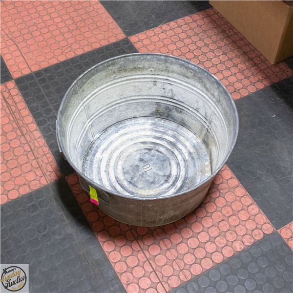 ESTATE VINTAGE GALVANIZED ROUND