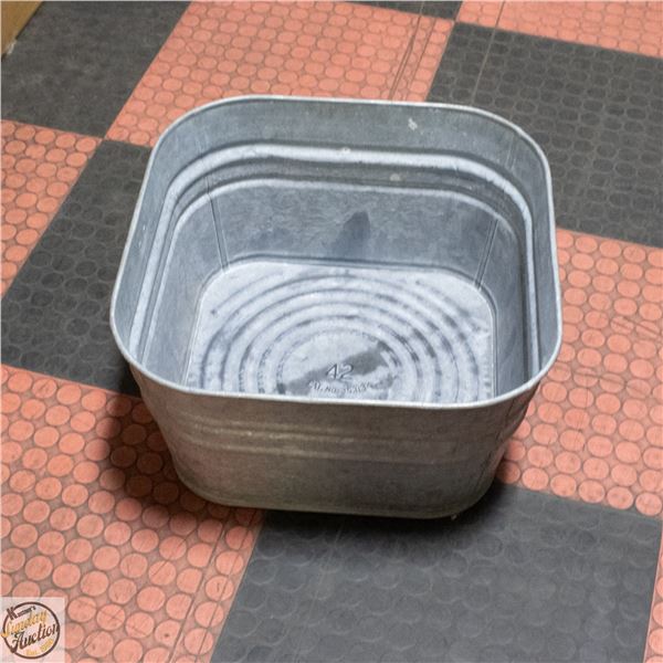 ESTATE VINTAGE GALVANIZED SQUARE