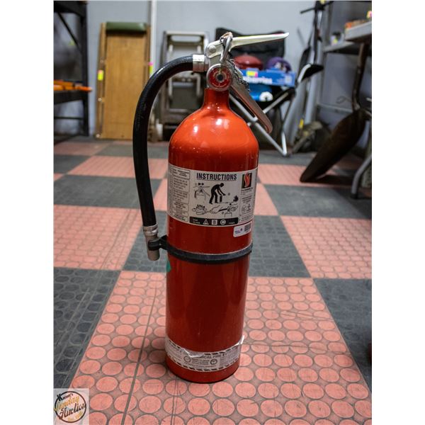 10 LB FULLY CHARGED FIRE EXTINGUISHER