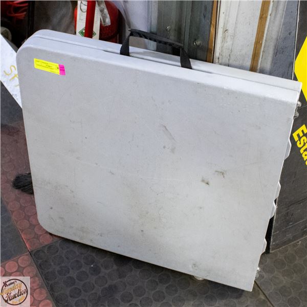 4 FOOT FOLDING TABLE