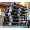 Image 1 : STACK OF 7 HEAVY DUTY PALLETS