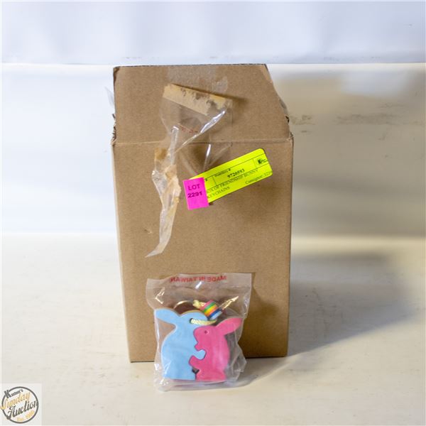 BOX OF FRIENDSHIP BUNNY KEYCHAINS