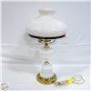 Image 1 : VINTAGE MILK GLASS HOBBYNAIL LAMP (CRACK ON GLASS)