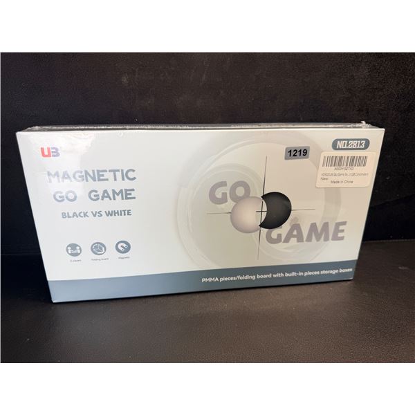 2 Player Folding Magnetic Go Game Black vs White - New
