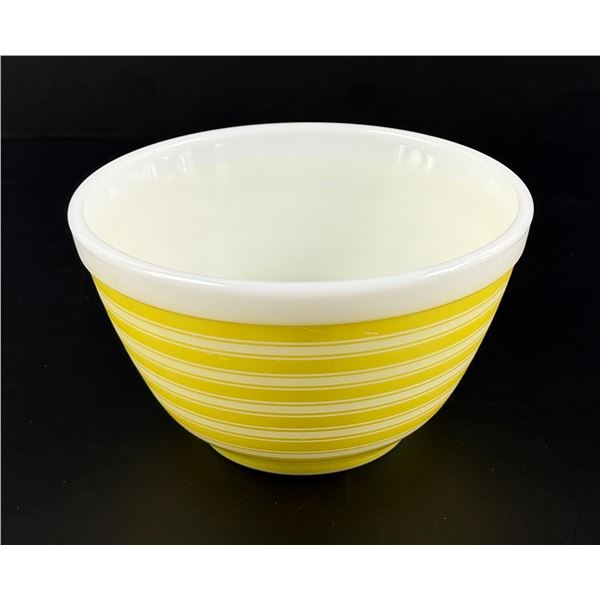 Pyrex 407 Yellow Nesting Mixing Bowl