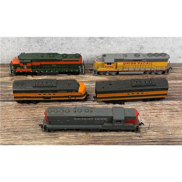 Group of HO Scale Model Locomotive Trains