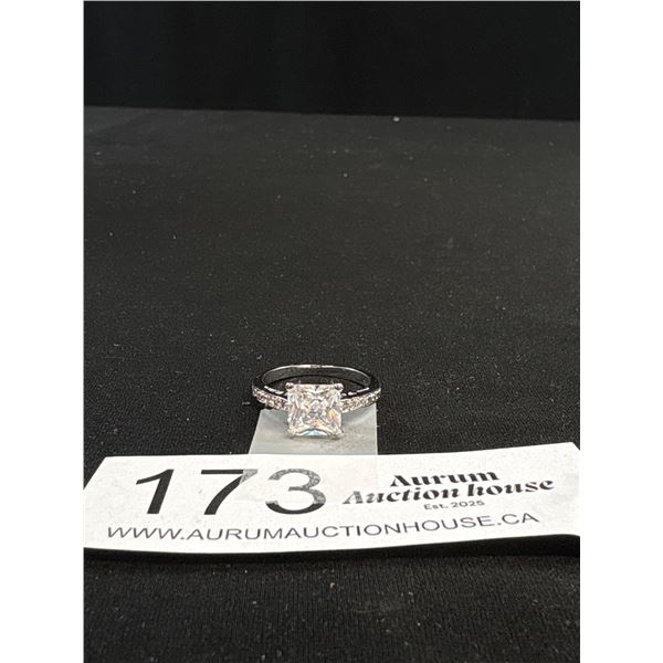 Elegant Marked 18K GP White Gold Simulated Diamond Ring Vintage