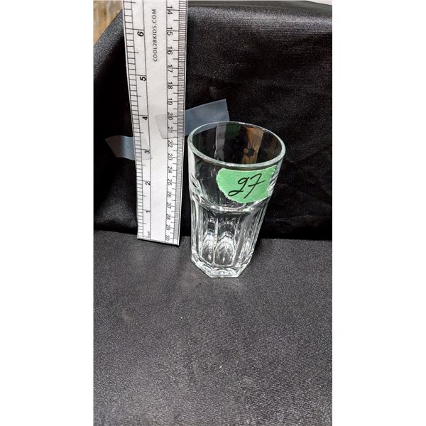 LOT DE 27 VERRES 6OZ