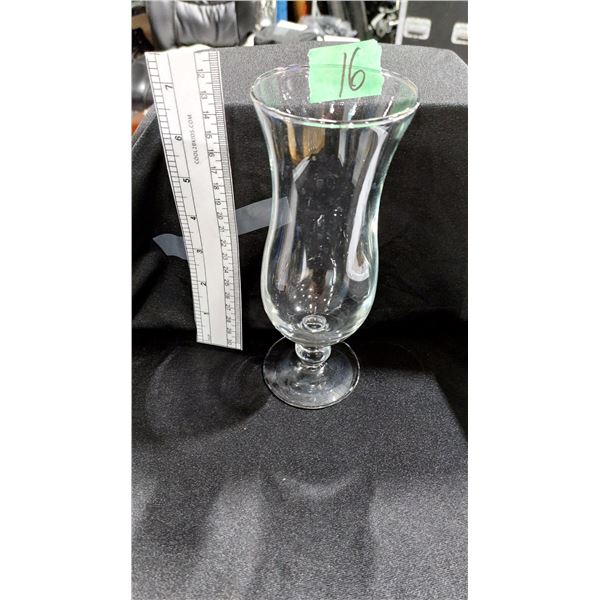 LOT DE 16 VERRES A CLAMATO