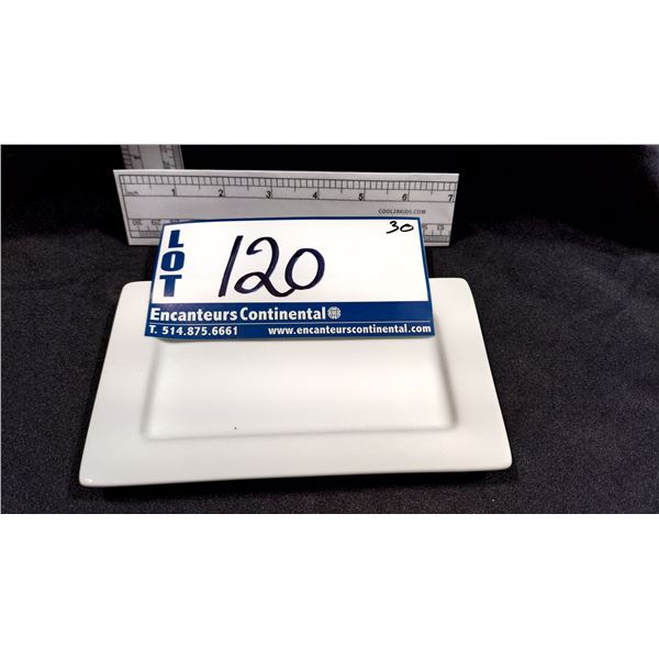 LOT DE 30 PETITES ASSIETTES 7.5”X4.25”
