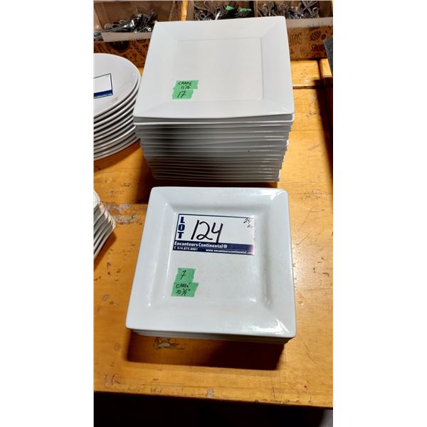 LOT DE 24 ASSIETTES CARREE ASS.