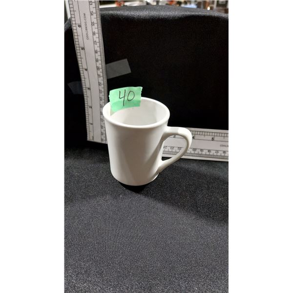 LOT DE 40 TASSES A CAFE