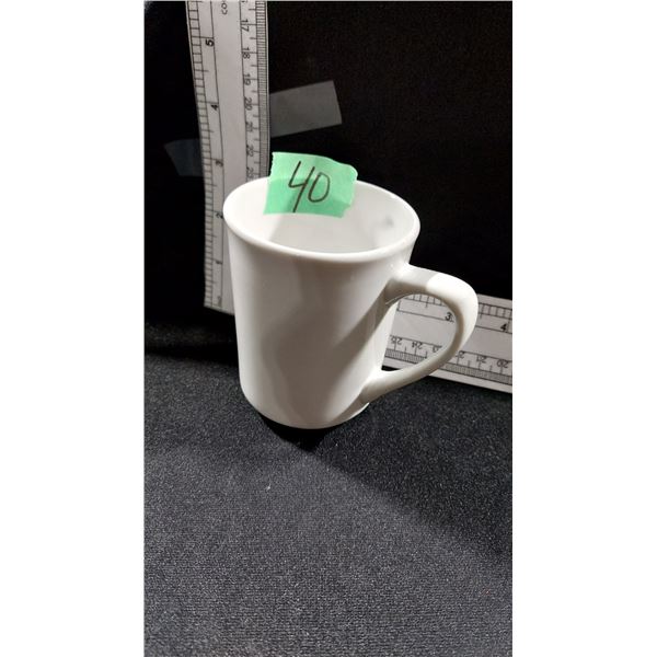 LOT DE 40 TASSES A CAFE