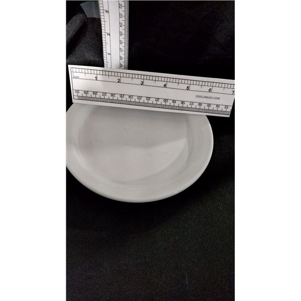 LOT DE 15 PETITES ASSIETTES 7.5”